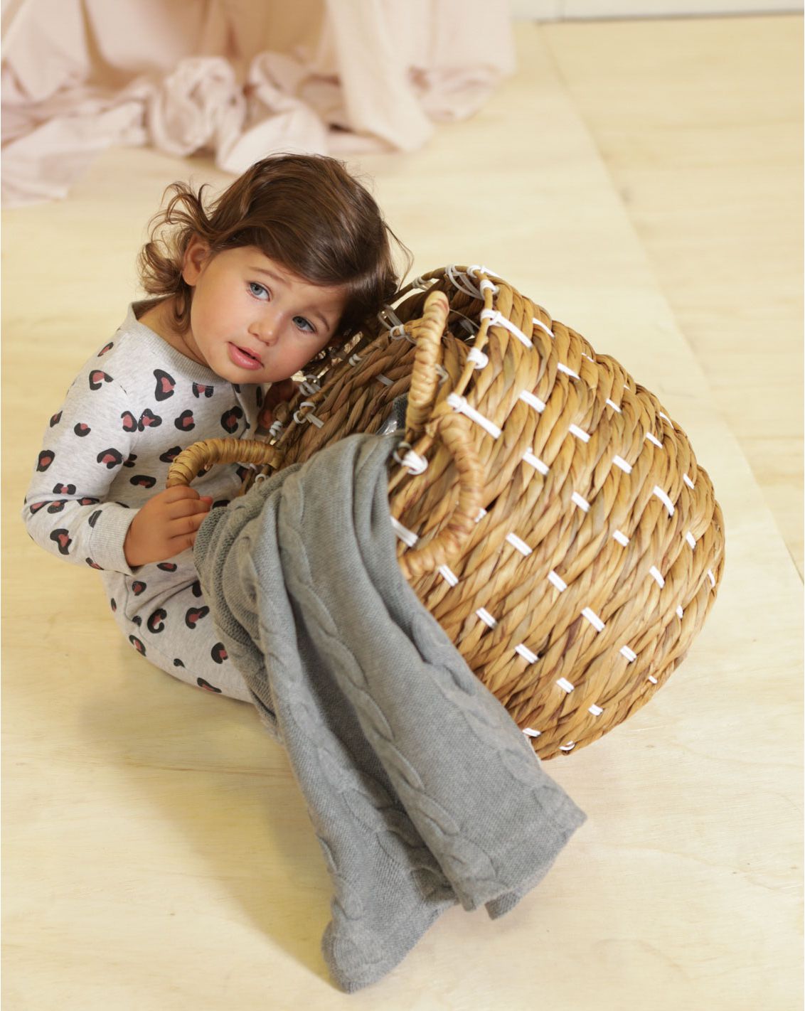 Double Sided Blanket - Knitted & Puffy 100 x 75 cm