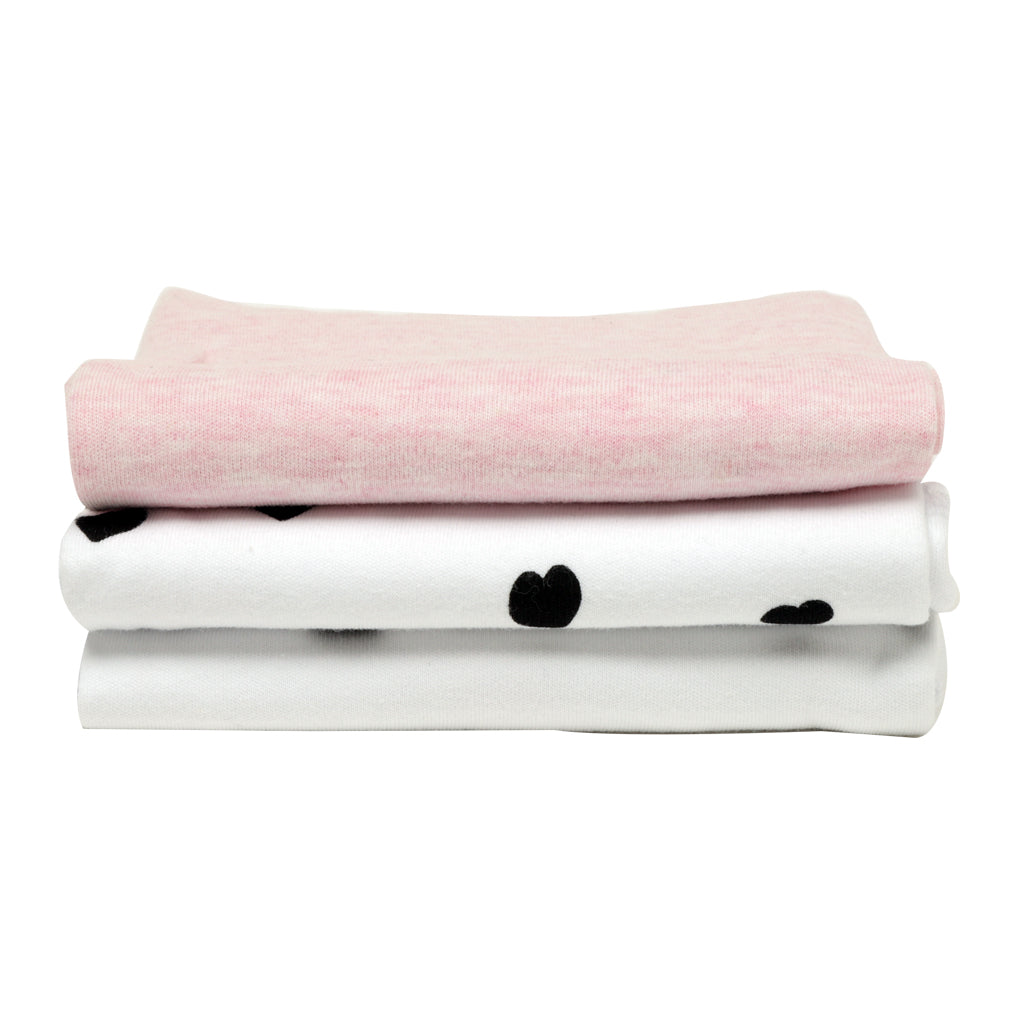 女の子の赤ちゃんのためのピンクのハートのギフトセット